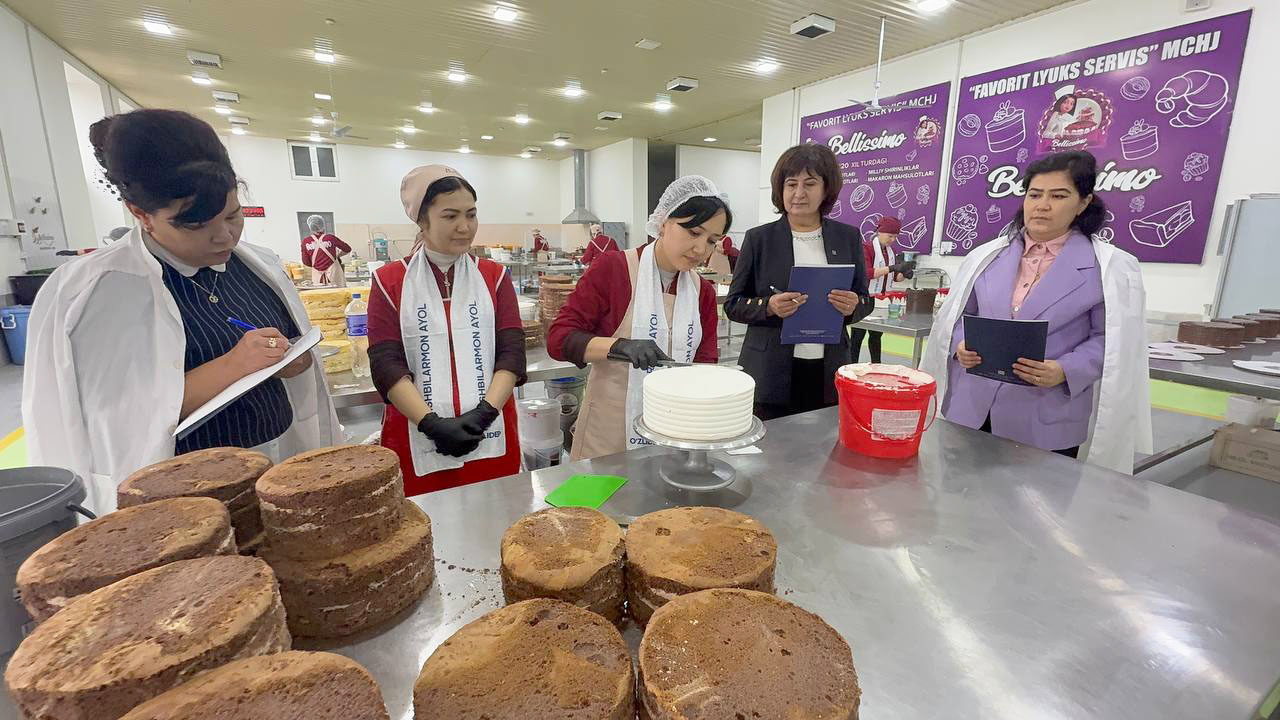 71 nafar ayolni ishli qilgan tadbirkor Zilola Salimova mahallaning ishbilarmon ayoli bo‘ldi