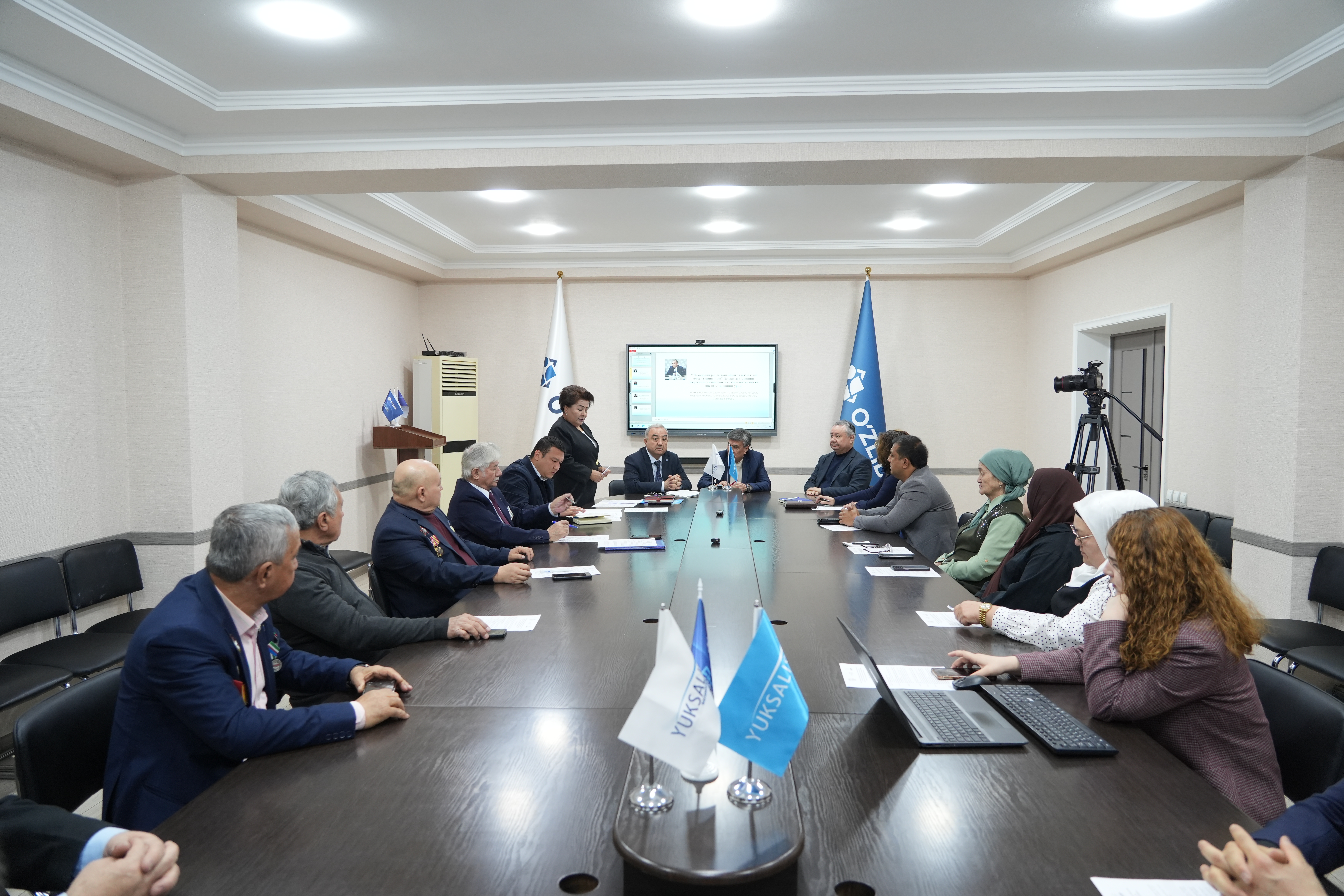 Davlat dasturida belgilangan vazifalar mazmun-mohiyati muhokama qilindi